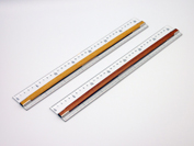 ユニバーサル定規３５ｃｍ（Tapiro 2 Wood）・UniversalRuler・定規の両サイドを固定することでズレない・ずれないカッティング定規・滑らないカッティング定規・Non-slip cutting ruler